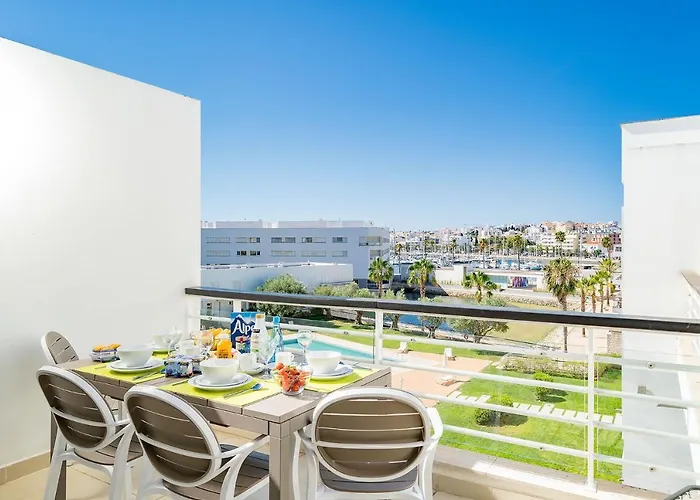 Marina Harbour 18 By Destination Algarve